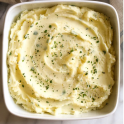 Garlic-Mashed-Potatoes-SkinnyTaste
